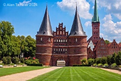 Holstentor Gate #1 (Lübeck, Germany) . . . © 2024 Alan Ticheler. All rights reserved.
