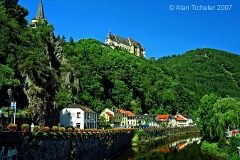 Château de Vianden above the River Our   (Vianden, Luxembourg) . . . © 2007 Alan Ticheler. All rights reserved.