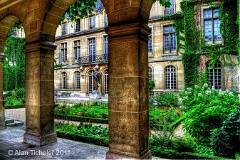 Garden at Musée Carnavalet   (Paris, France) . . . © 2011 Alan Ticheler. All rights reserved.